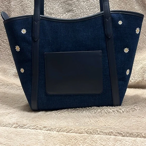 KATE SPADE NEW YORK Slide Daisy Tote - Picture 5 of 17